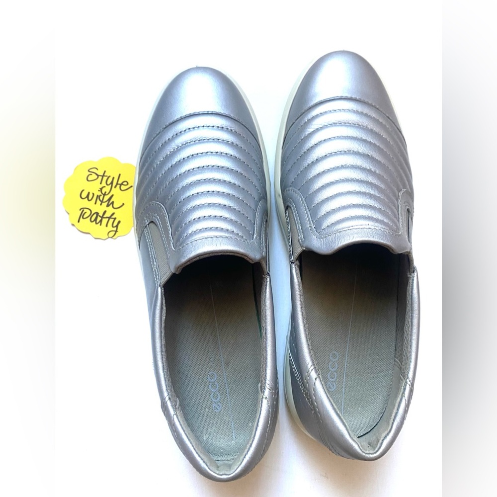 ECCO Slip On Metallic Shoes. Quilted. Women’s Size 8.5